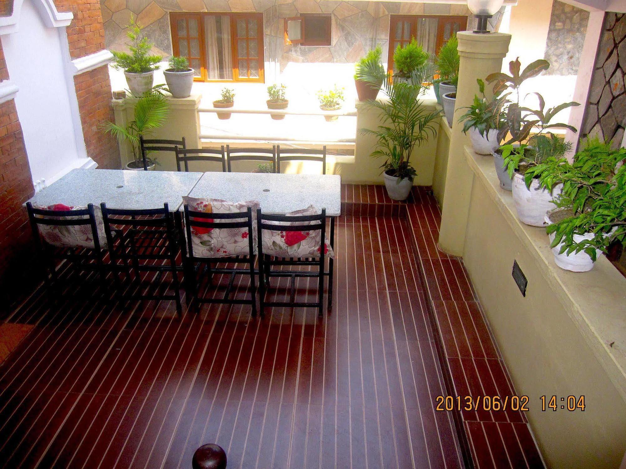 Hotel Half Moon Pokhara Exterior foto