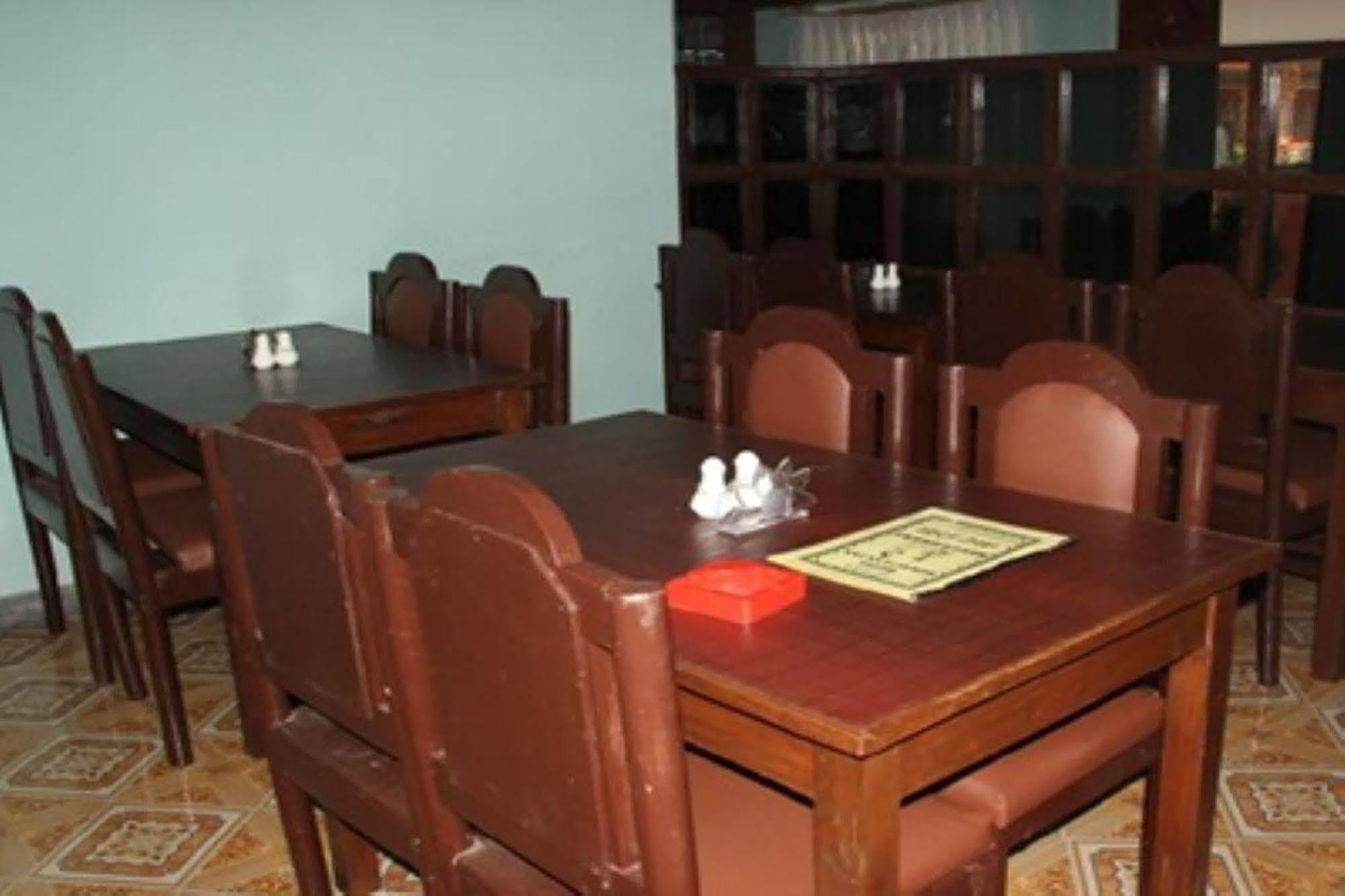 Hotel Half Moon Pokhara Exterior foto